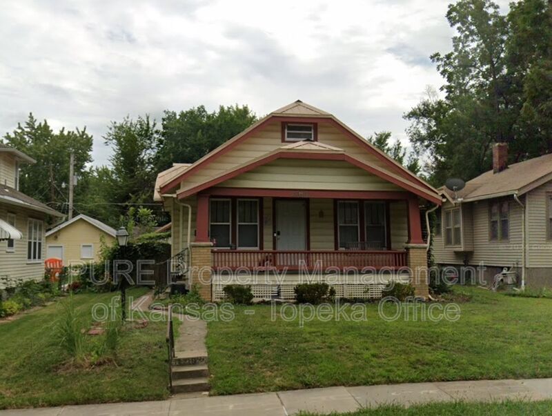 Topeka House: 2219 SW Huntoon