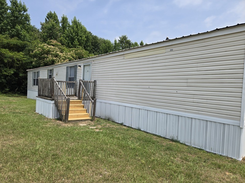 Fayetteville House: 2424 Cattail Cir