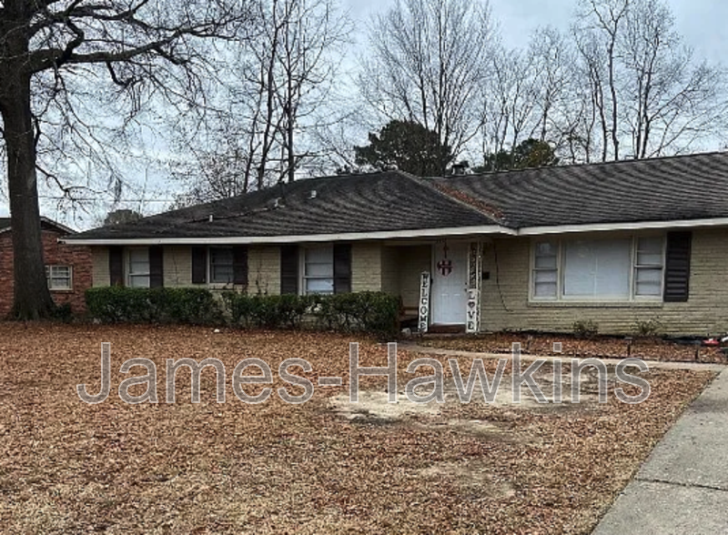 Montgomery House: 2716 Baldwin Brook Dr, Montgomery, AL 36116