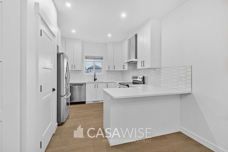 Edmonton House: 9339 222 Street Northwest