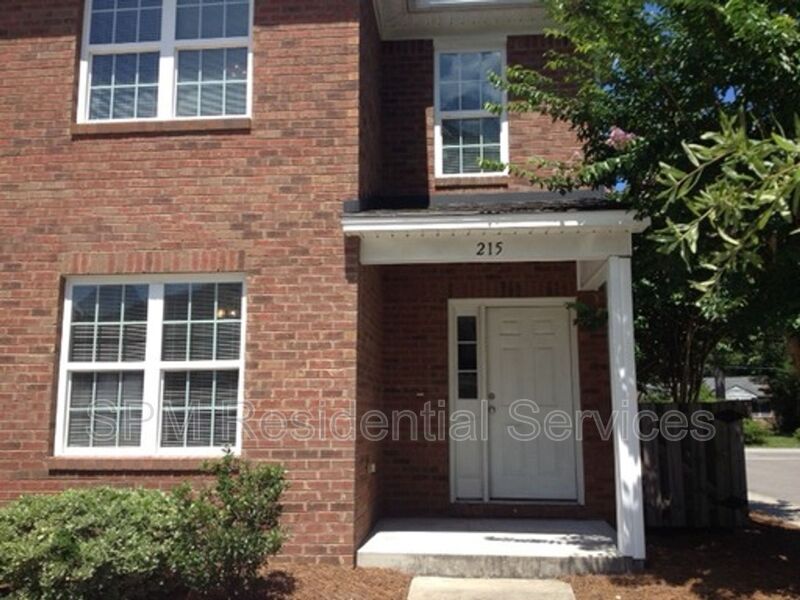 Wilmington Townhome: 215 Durango Pl