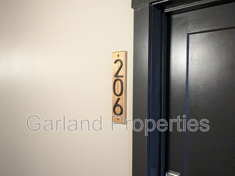 Pulaski Condo: 34 1st St NE