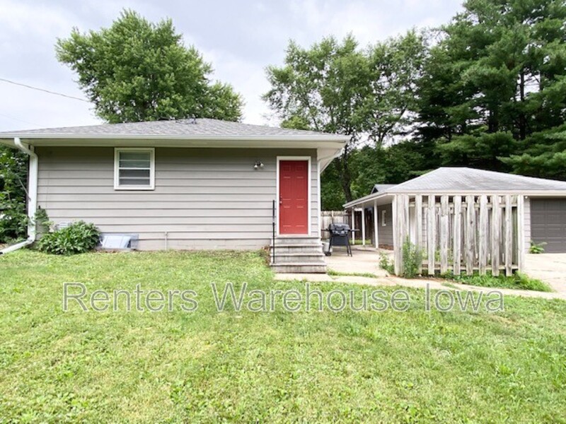 Des Moines House: 2731 Bennett Ave