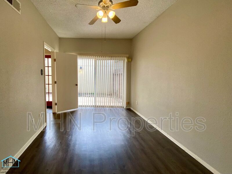 Cozy 2 bed/2 bath condo in a secluded area, near Alamo Heights, and close local to highways and so much more! - Preview 14