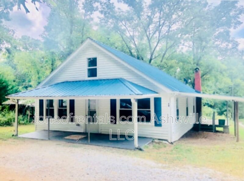 Asheville House: 70 Springside Road