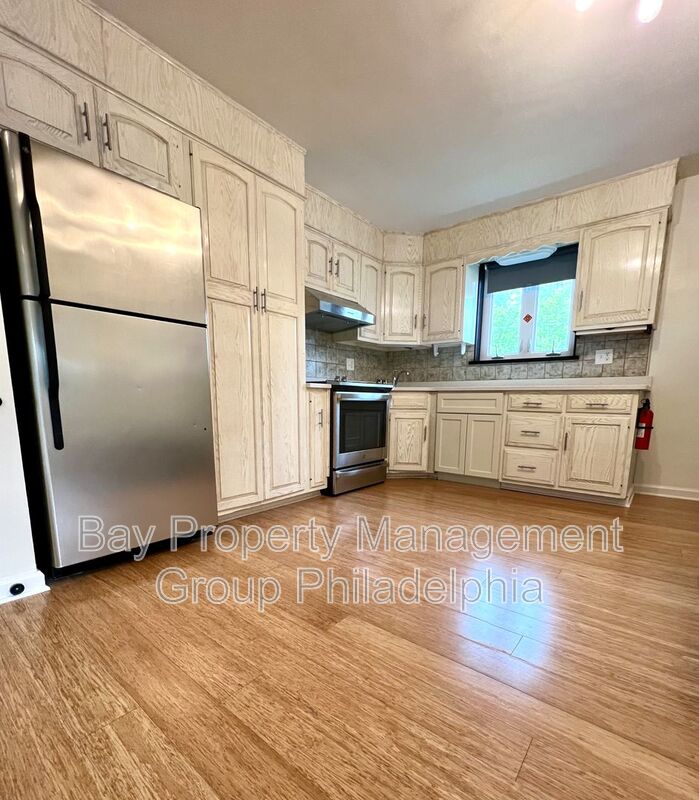 Philadelphia House: 569 Domino Ln