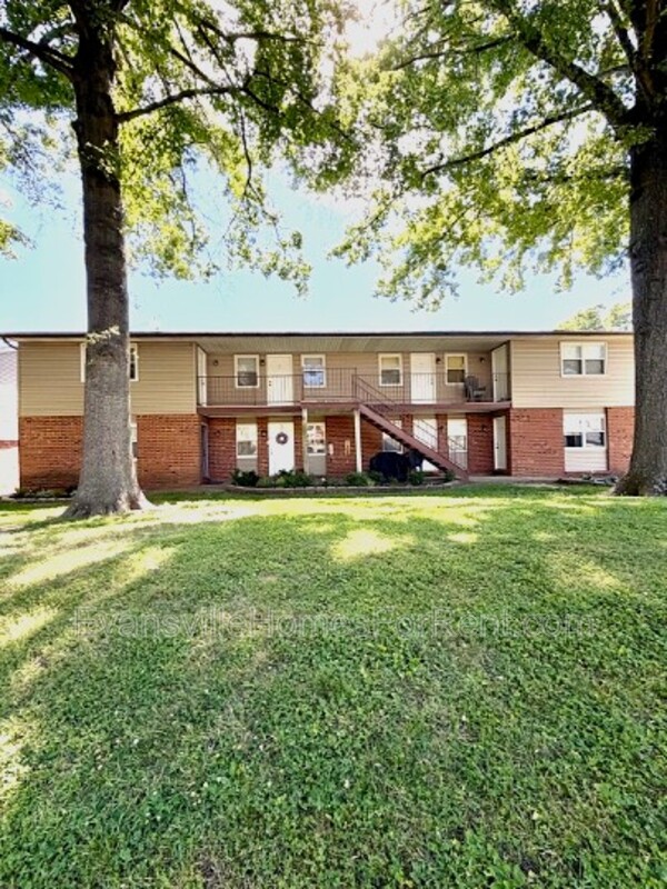 Evansville Condo: 426 South Bosse Avenue
