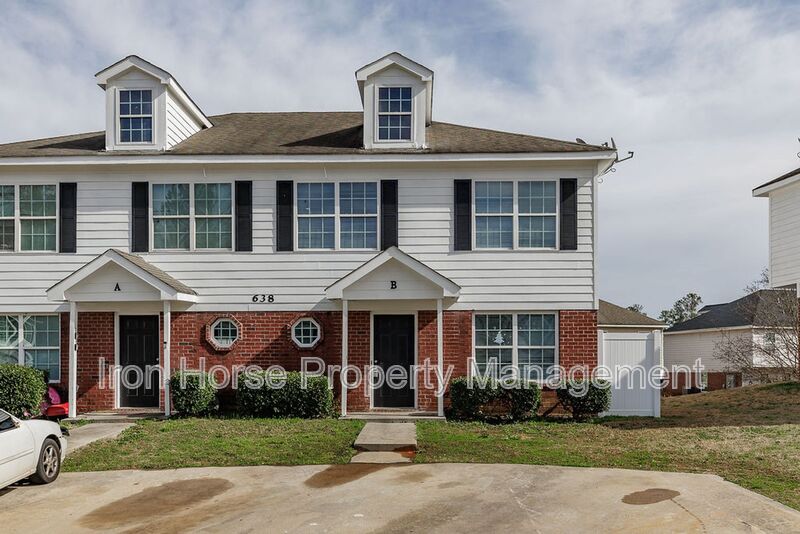 Monroe House: 638 Mill Stone Bluff