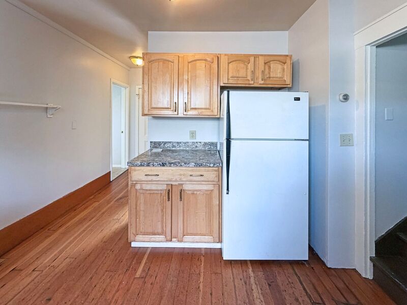 Photo 5 of rental home at 1273 Patterson Alley, Unit A