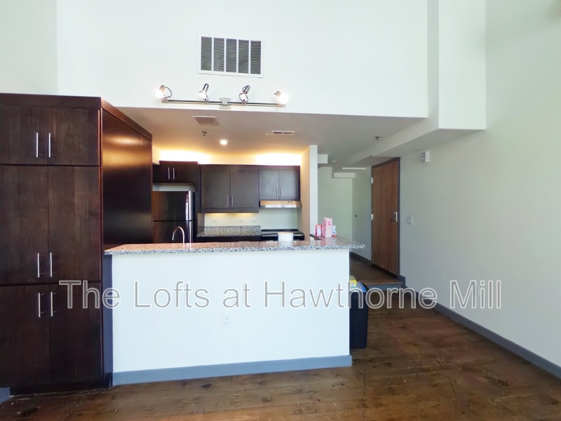 Charlotte Condo: 1101 Hawthorne Lane