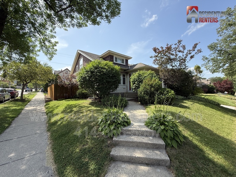 Wauwatosa House: 2203 N 68th Street