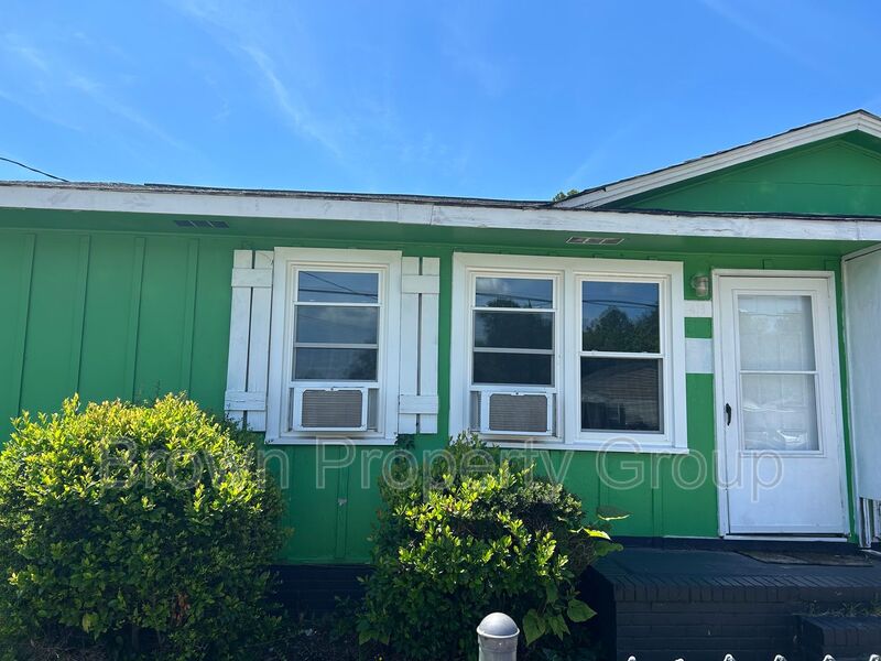 Spring Lake House: 418 Lake Ave