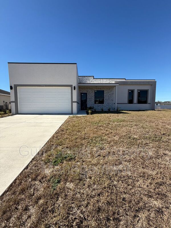 Cape Coral House: 1914 NE 18th Avenue