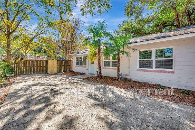 Charleston Condo: 1757 Skinner Avenue