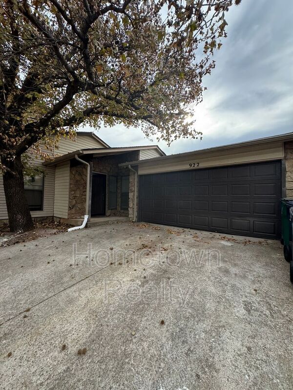 Oklahoma City Townhome: 922 NW 116th Court