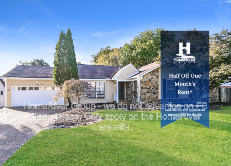 Lakeland House: 9693 Pine Point Dr
