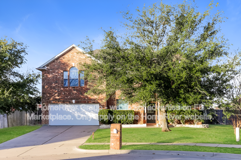 Midlothian House: 705 Champlain Ct