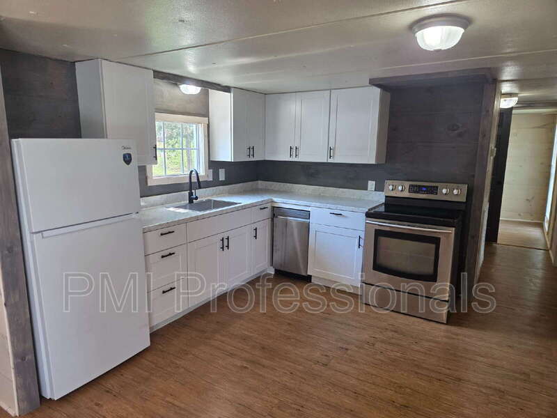 Murfreesboro House: 927 Cranor Rd