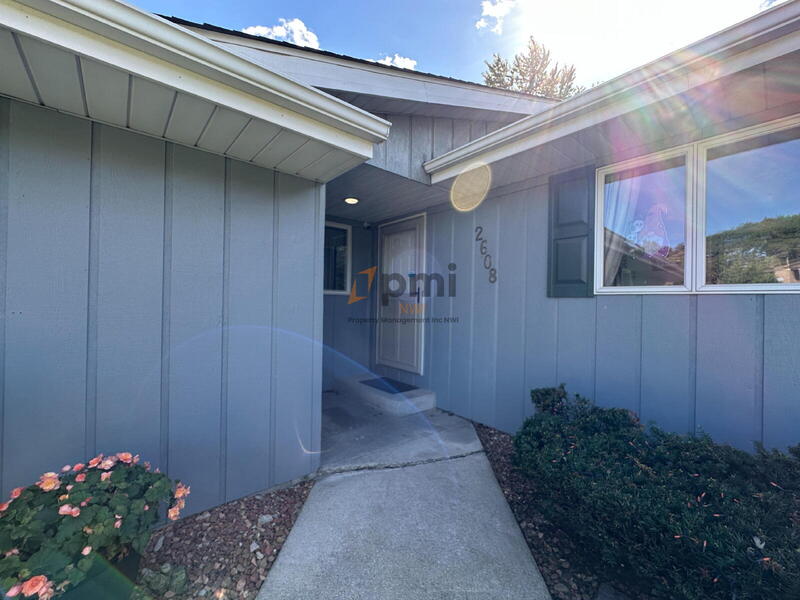 Crown Point House: 2608 Morningside Drive