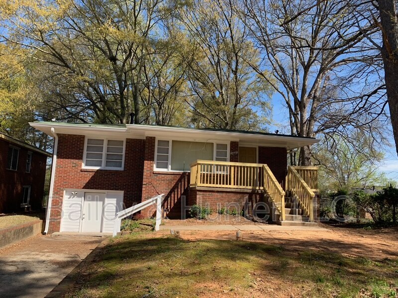 Atlanta House: 1421 Adele Ave