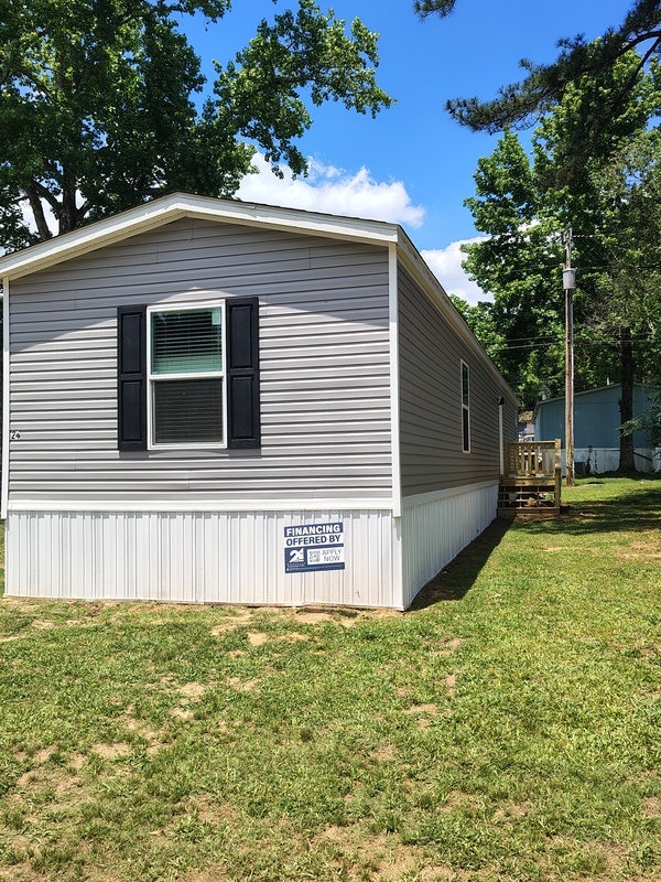 ELLENWOOD House: 24 Club Circle