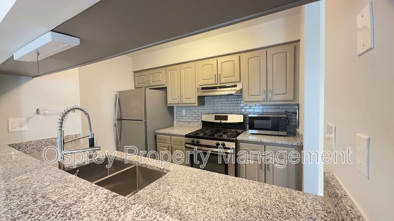 3-Bedroom Virginia Beach Home with Fenced Yard & Spacious Livin - Photo 3