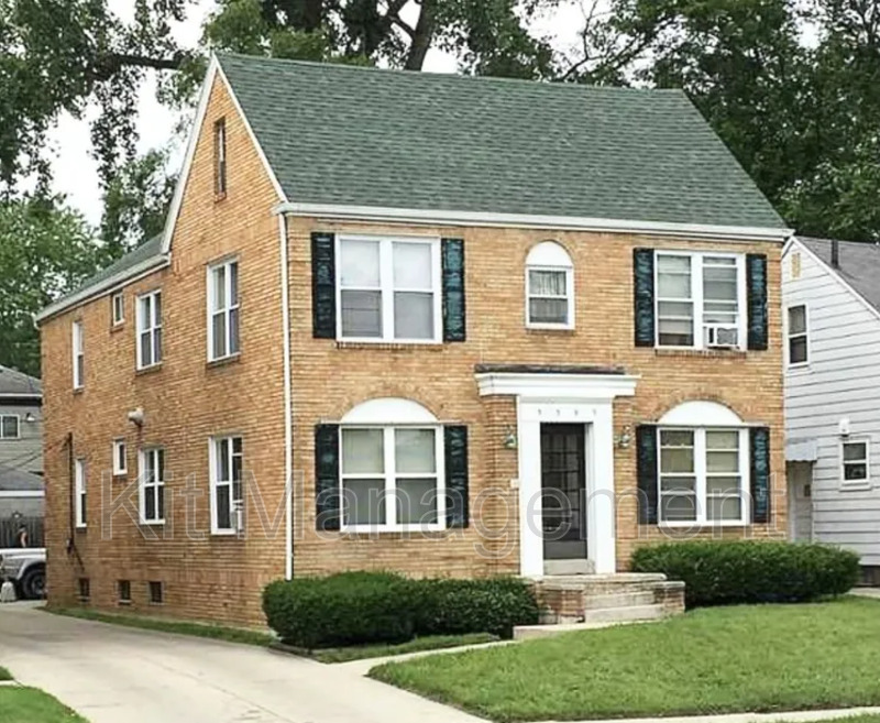 Toledo Condo: 3337 Douglas