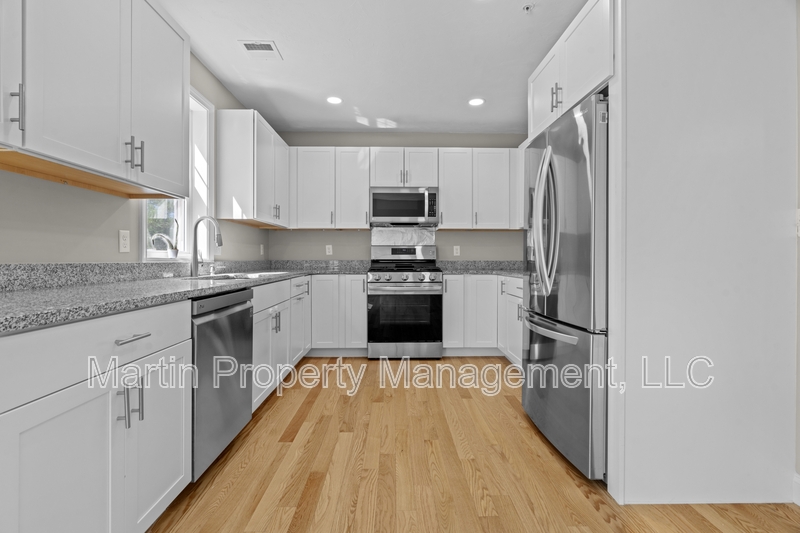 Chelmsford Condo: 7 Gorham Street,