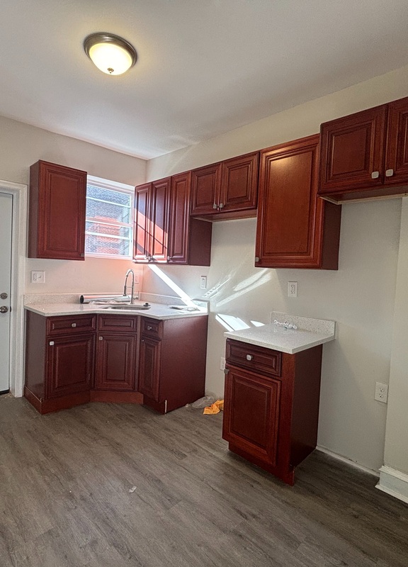 Baltimore House: 410 N Loudon Ave