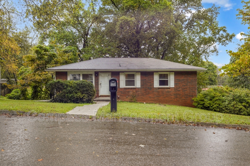 Knoxville House: 2347 Sylvania Avenue Southeast