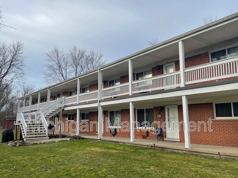 South Lyon Condo: 59425 10 Mile Rd
