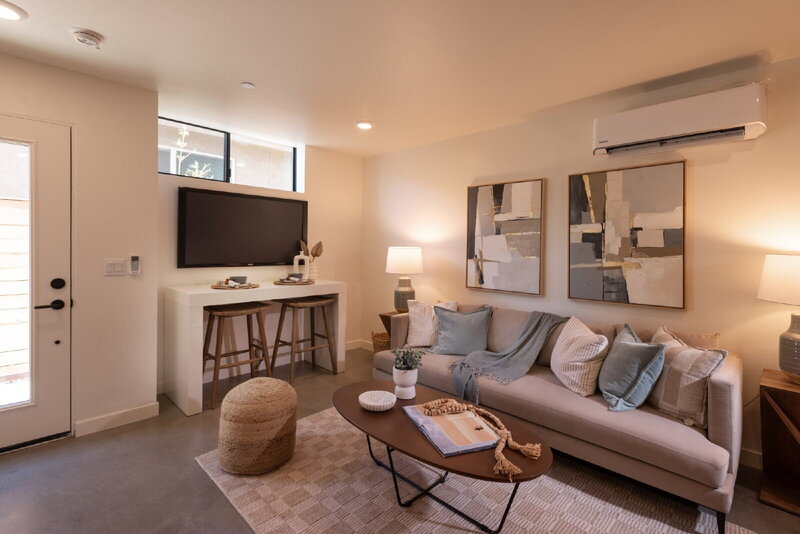 San Diego Condo: 2664 L Street