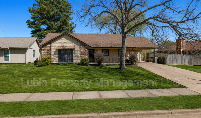 Memphis House: 6830 Kirby Arms Dr