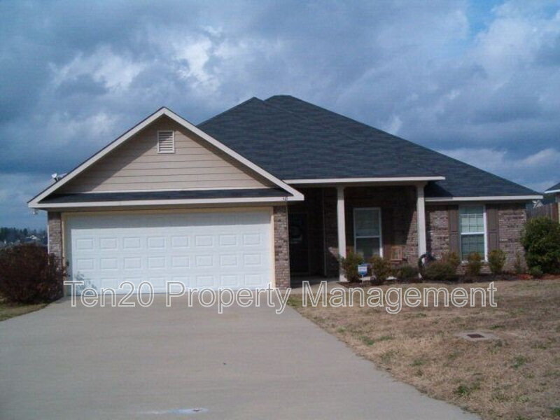 Phenix City House: 18 Hillside Drive