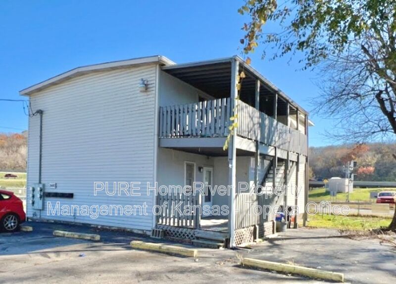 Kansas City House: 2440 S Mill St