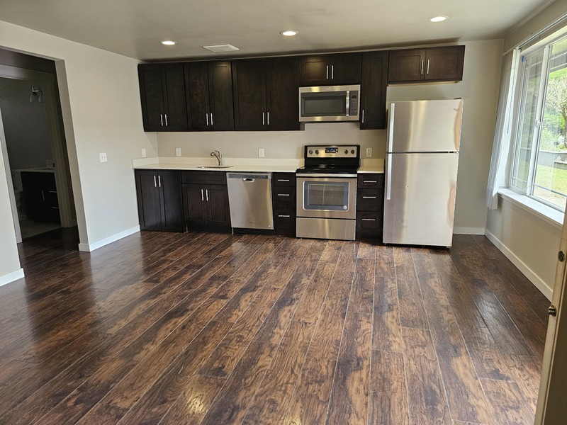 University Place Condo: 6807-6809 Lakewood Drive West