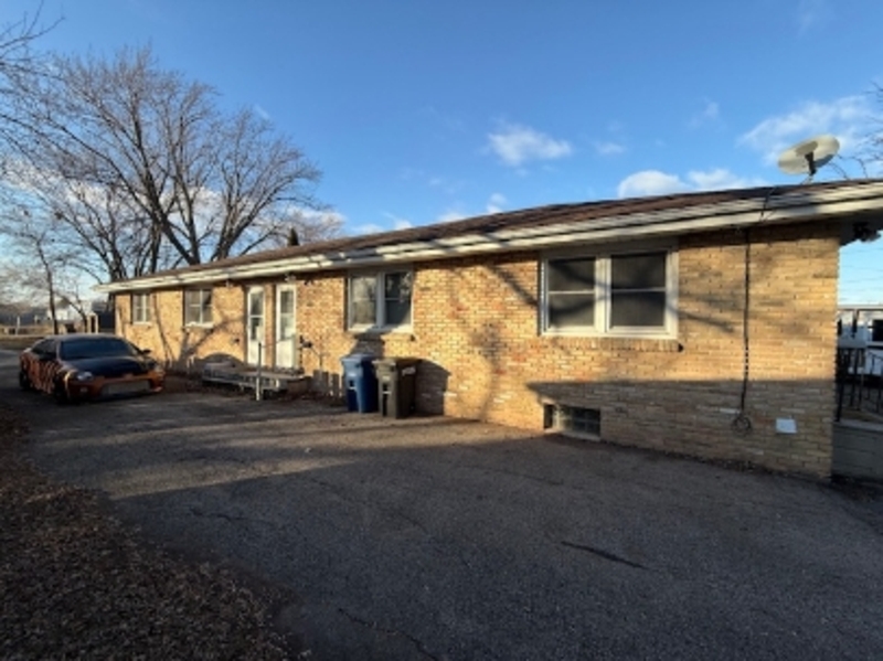 Oshkosh Condo: 1417/1419 Monroe Street - 1419