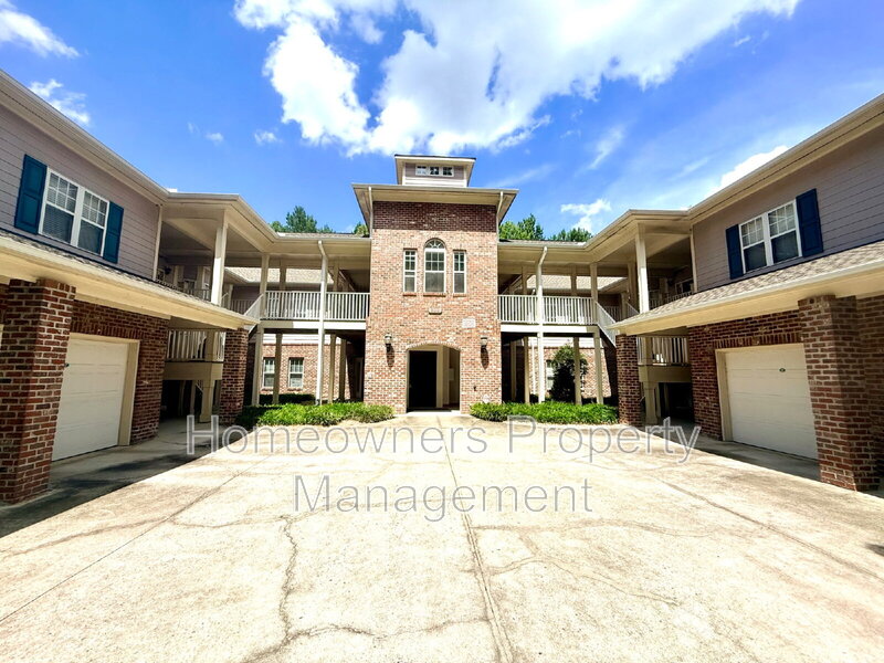 Fayetteville House: 532 Lionshead Rd