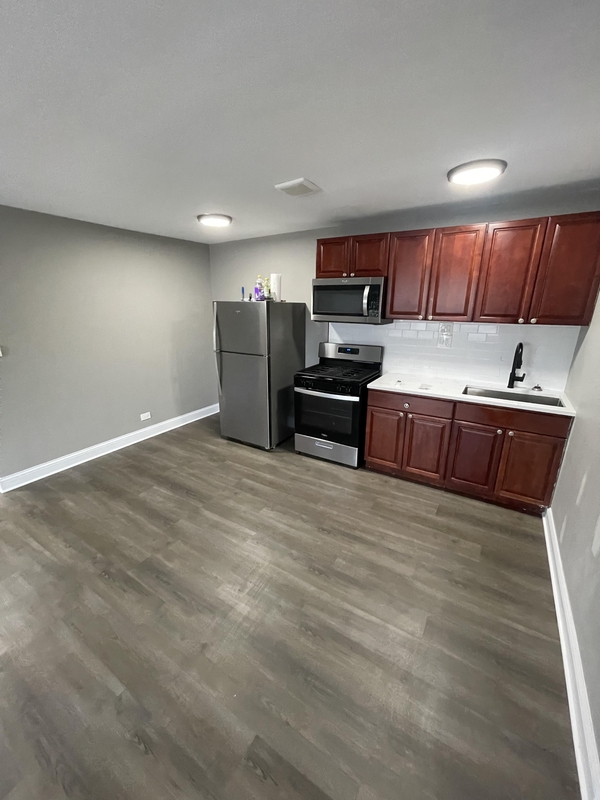 Arlington Heights Condo: 5 North Dryden Place - 5-2B