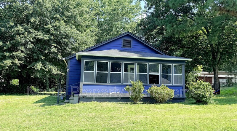 Bremen House: 223 Waddell Street