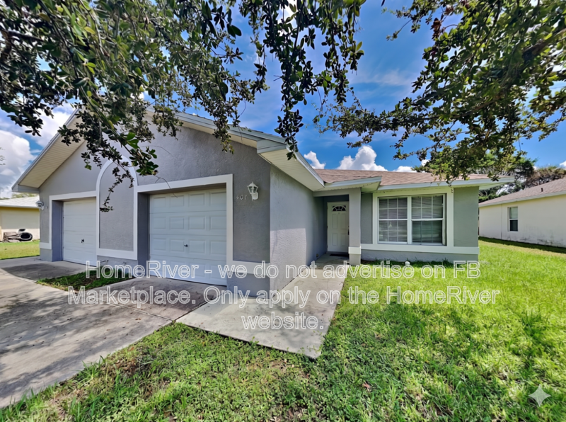 Cape Coral Condo: 401 SE 24th Ave