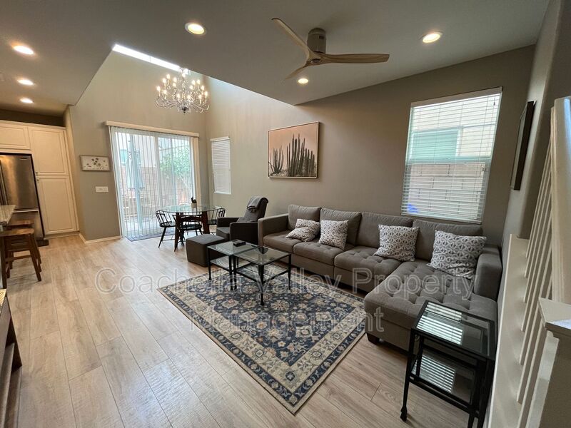 Palm Desert Condo: 321 Paseo Gusto