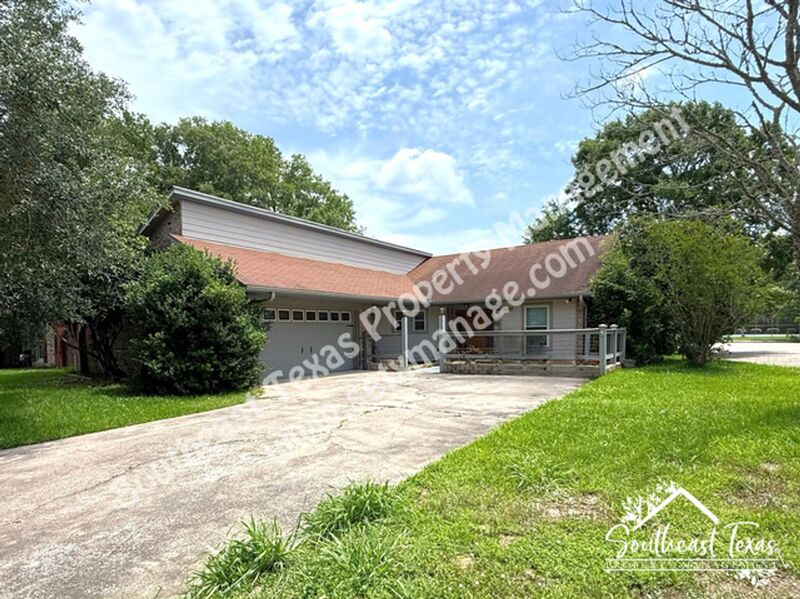 Beaumont House: 6620 Forest Trail