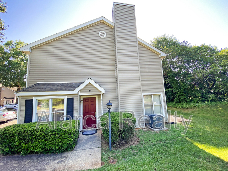 Charlotte Townhome: 3134 Driftwood Dr