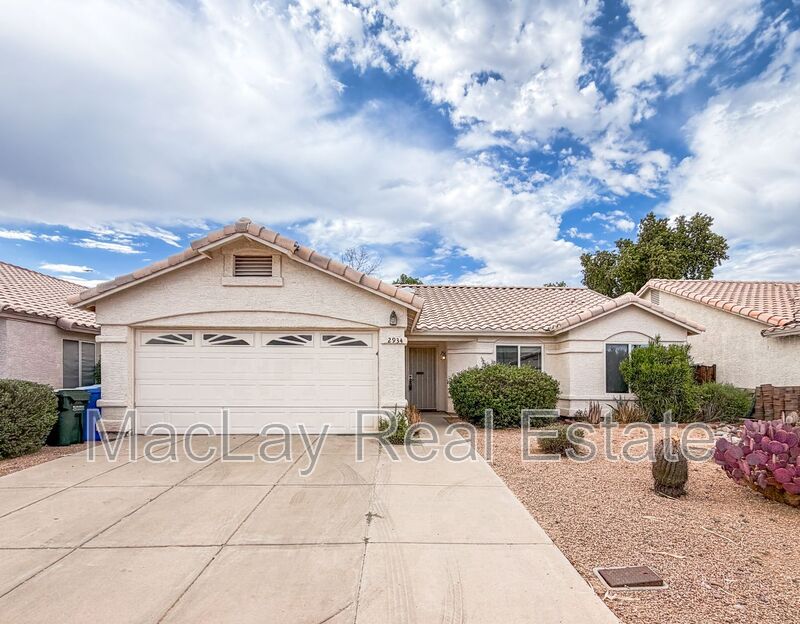 Phoenix House: 2934 E Blackhawk Dr