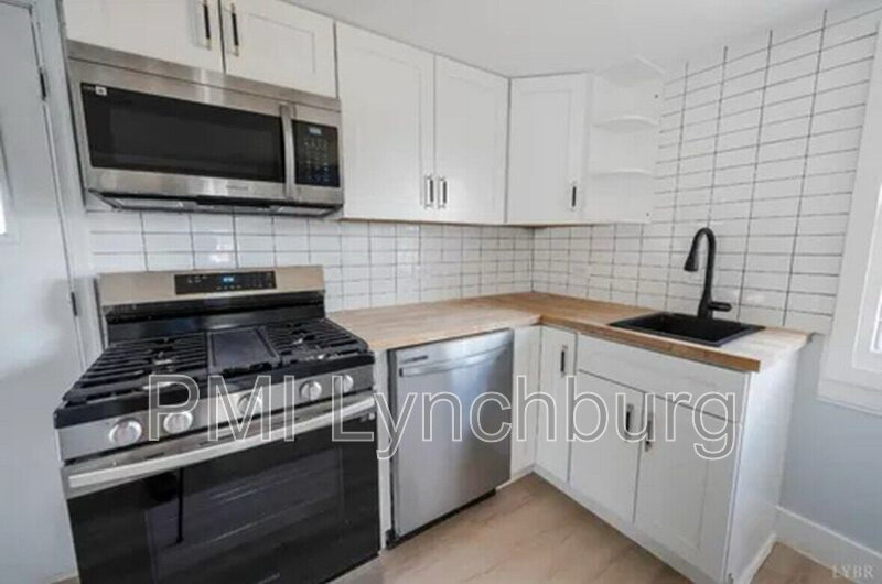 Madison Heights Condo: 588 Old Wright Shop Road