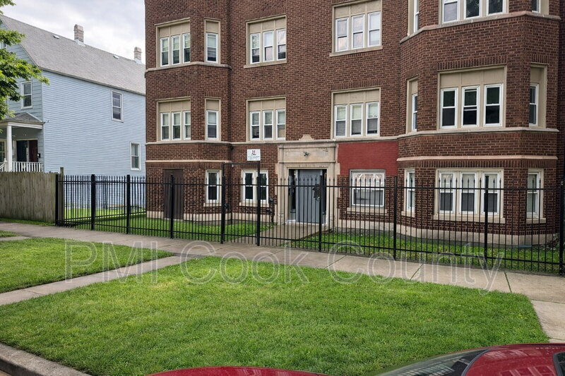 Chicago Condo: 9006 South Escanaba