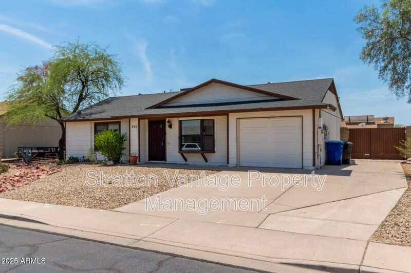 Mesa House: 733 E Halifax St