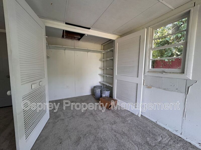 Charming 3-Bedroom Home with Bonus Room & Spacious Yard