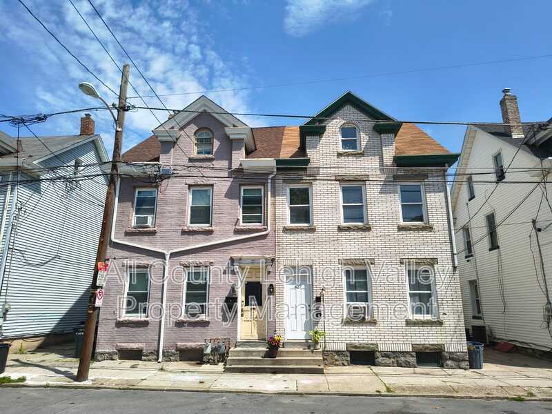 Easton Condo: 427 W Berwick
